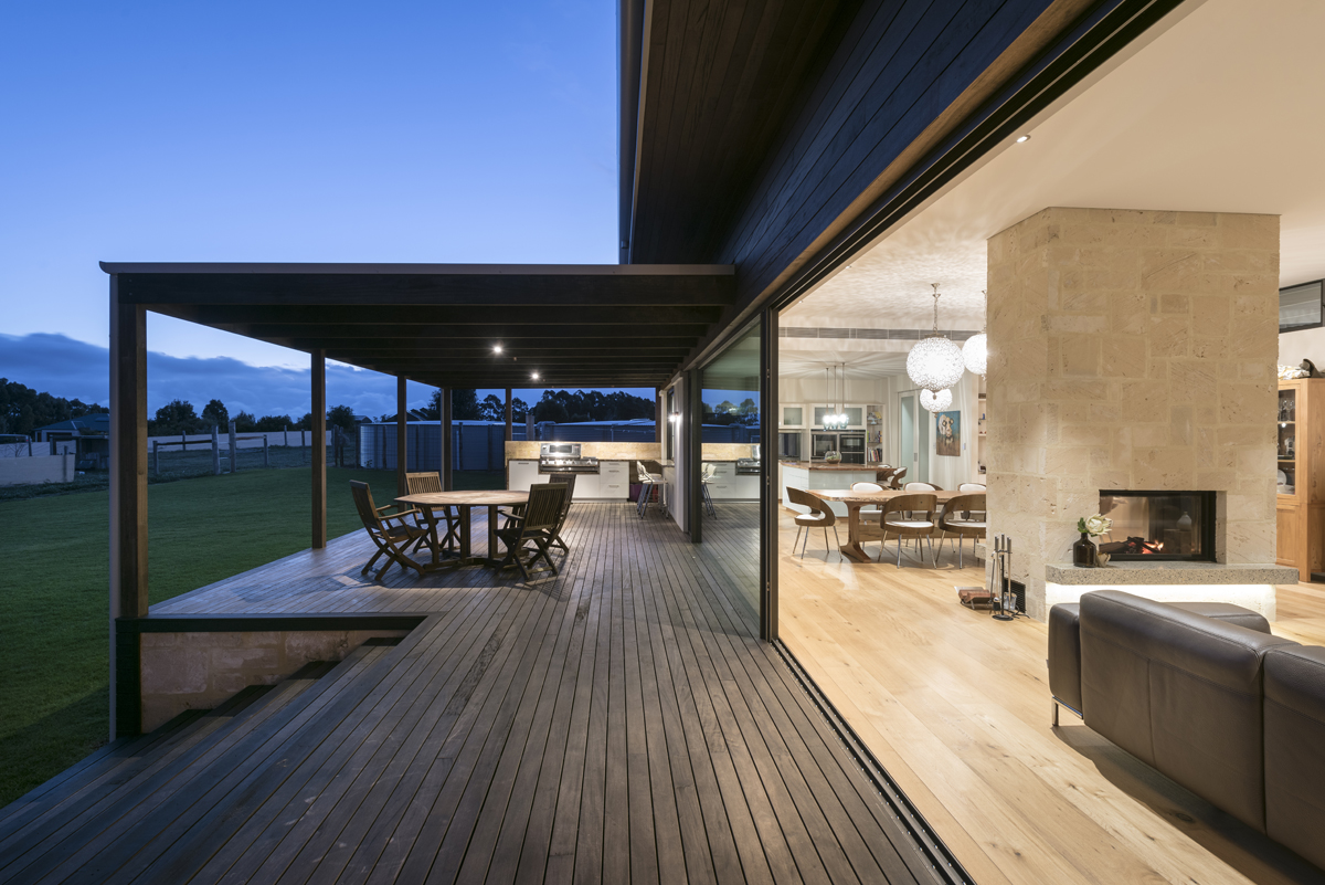 Seamless Views with ALTUS Sliding Doors